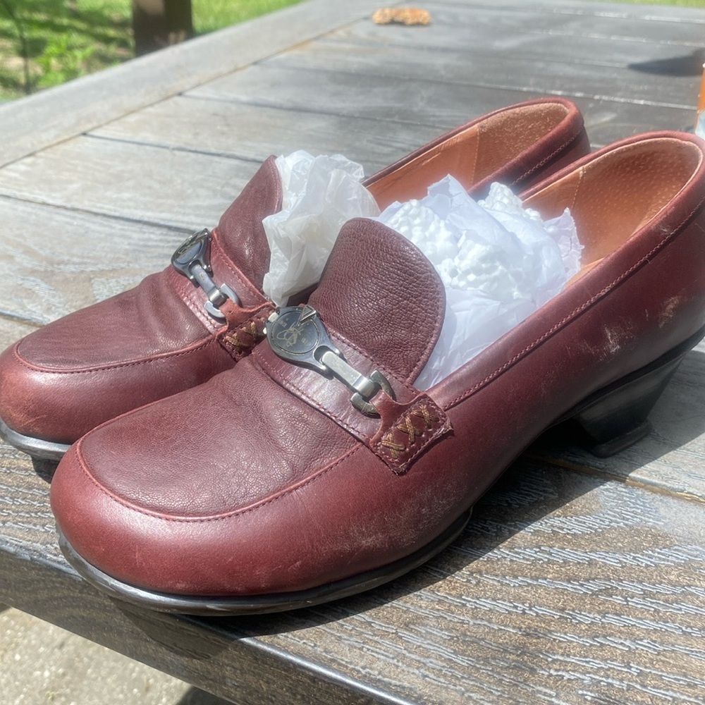 Fluevog Hopes Brightside size 10.5 dark red